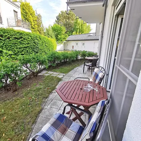 Bernsteinhaus In Barrierefreie 2-raum-wohnung Mit Terrasse - Nr 1 Apartamento Zingst